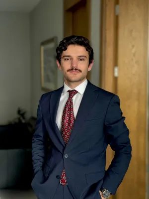 Av. Kadir